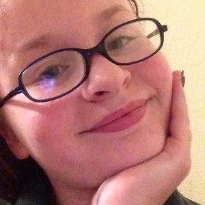 Meet your Posher, Chloe